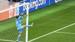 Cata Coll, con una maravillosa doble parada en el tiempo añadido, evitó el gol de Alemania y llevó a España a la prórroga.