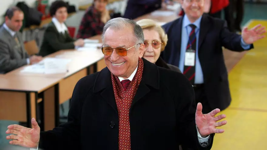 Muere el primer presidente de la Rumanía democrática, Ion Iliescu, a los 95 años