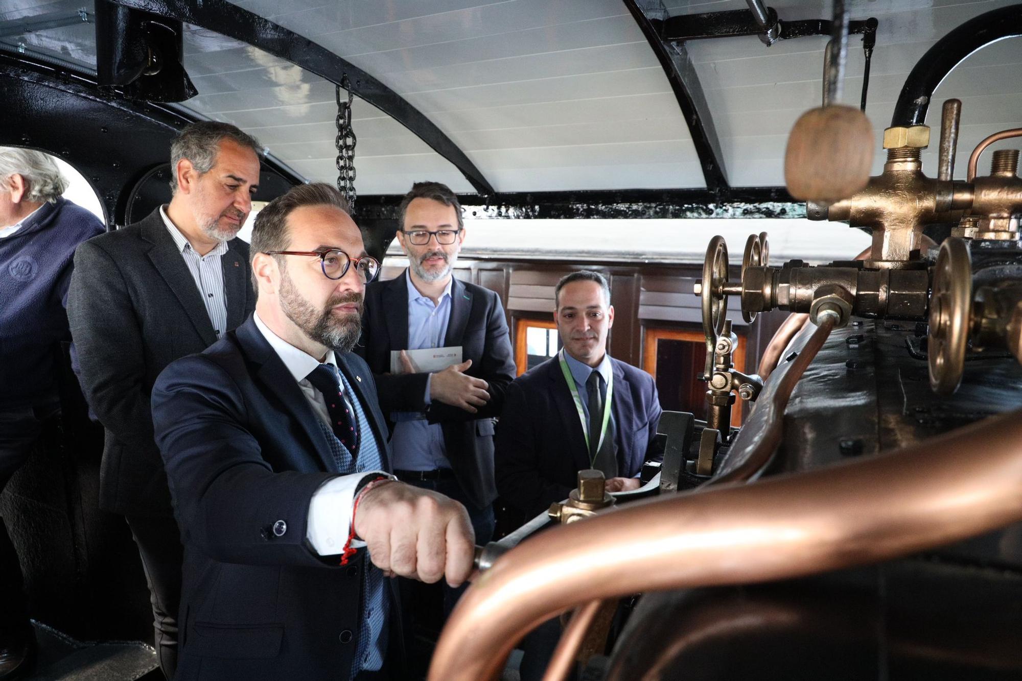 El 'conseller' Juli Fernández durante la inauguración de la 'Via Mètrica' de Martorell