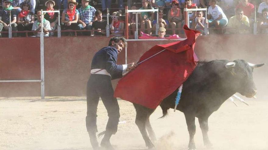 Una pasada corrida de toros en las fiesta de Muíños. // Iñaki Osorio