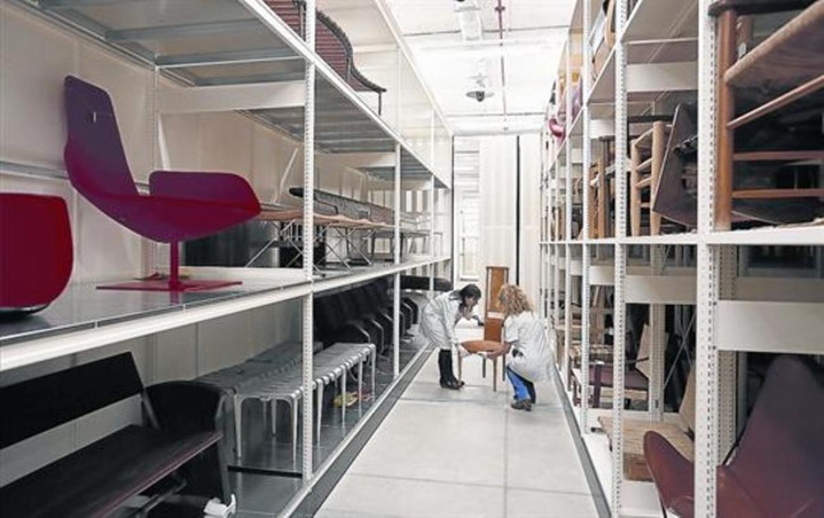 Una de les sales dedicades a l’emmagatzematge i conservació d’objectes del Museu del Disseny. Una de les sales dedicades a l’emmagatzematge i conservació d’objectes del Museu del Disseny.
