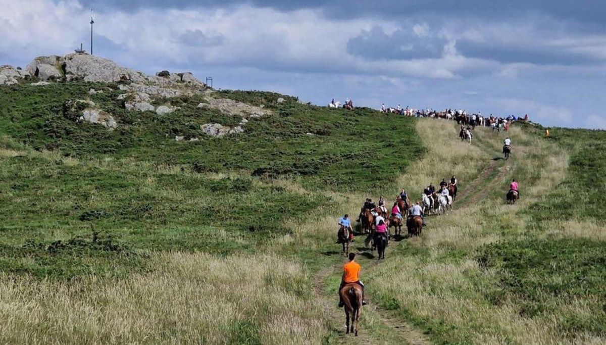 Roteiros de Lalín prosigue el Camiño dos Faros y Codeseda cabalga por el monte