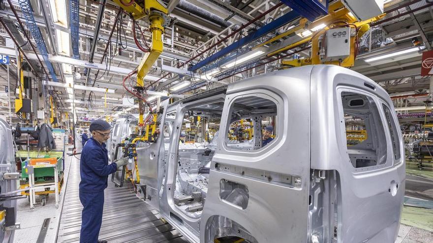 Trabajo identifica los sectores que crearán más o menos empleo: de la construcción, a la consultoría, pasando por el motor