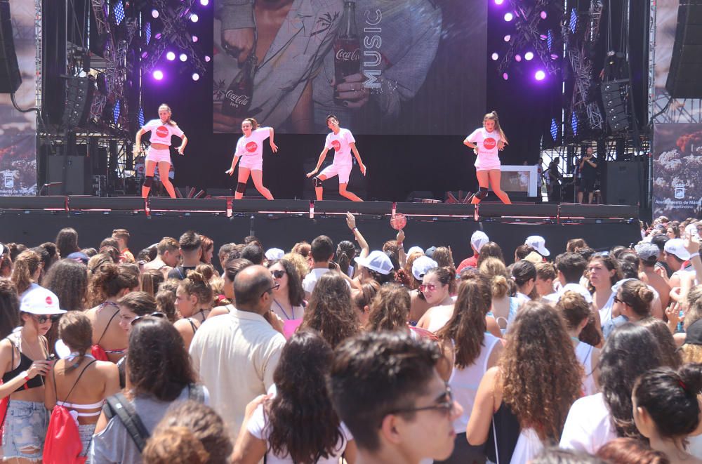 La playa de Sacaba es el escenario de más de doce horas de música en directo con la presencia de Efecto Pasillo, Gemeliers, Piso 21, la malagueña Ana Mena, Atacados, Critika y Saik, Carlos Marco...