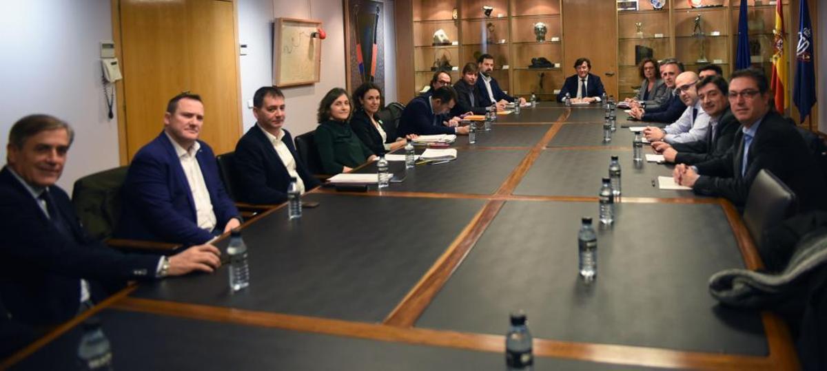 Imagen de la reunión de la ABP y la ACB.