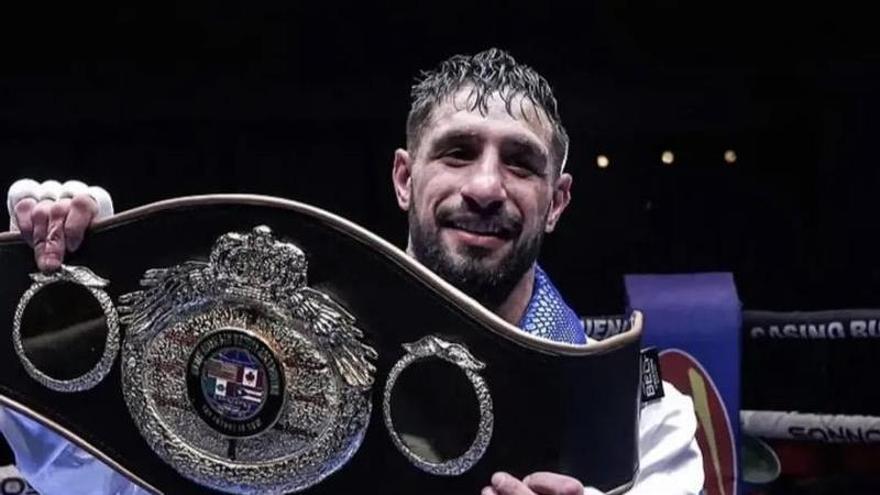 Samu Carmona retiene la corona Intercontinental WBA del peso mosca y mira a los ojos al mundial