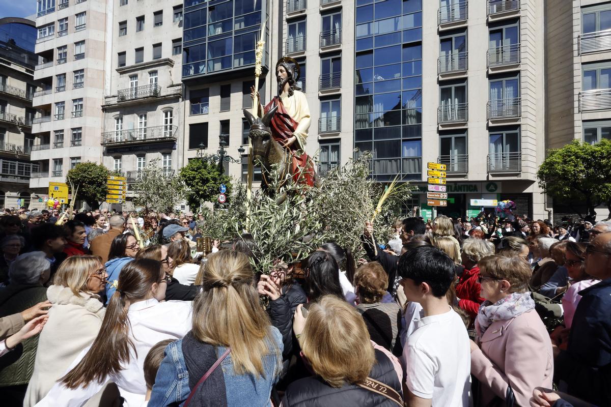 La procesión de la Borriquita de Vigo este Domingo de Ramos, en imágenes