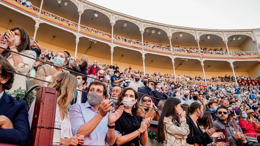 Instagram censura una foto de Ayuso en las Ventas por &quot;violencia extrema&quot;