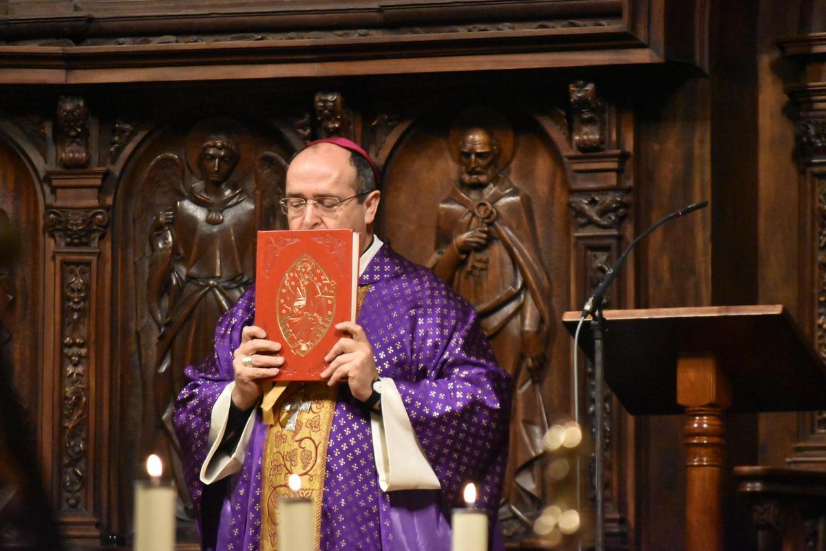 Galería | Cáceres celebra el Miércoles de Ceniza en la Concatedral de Santa María.