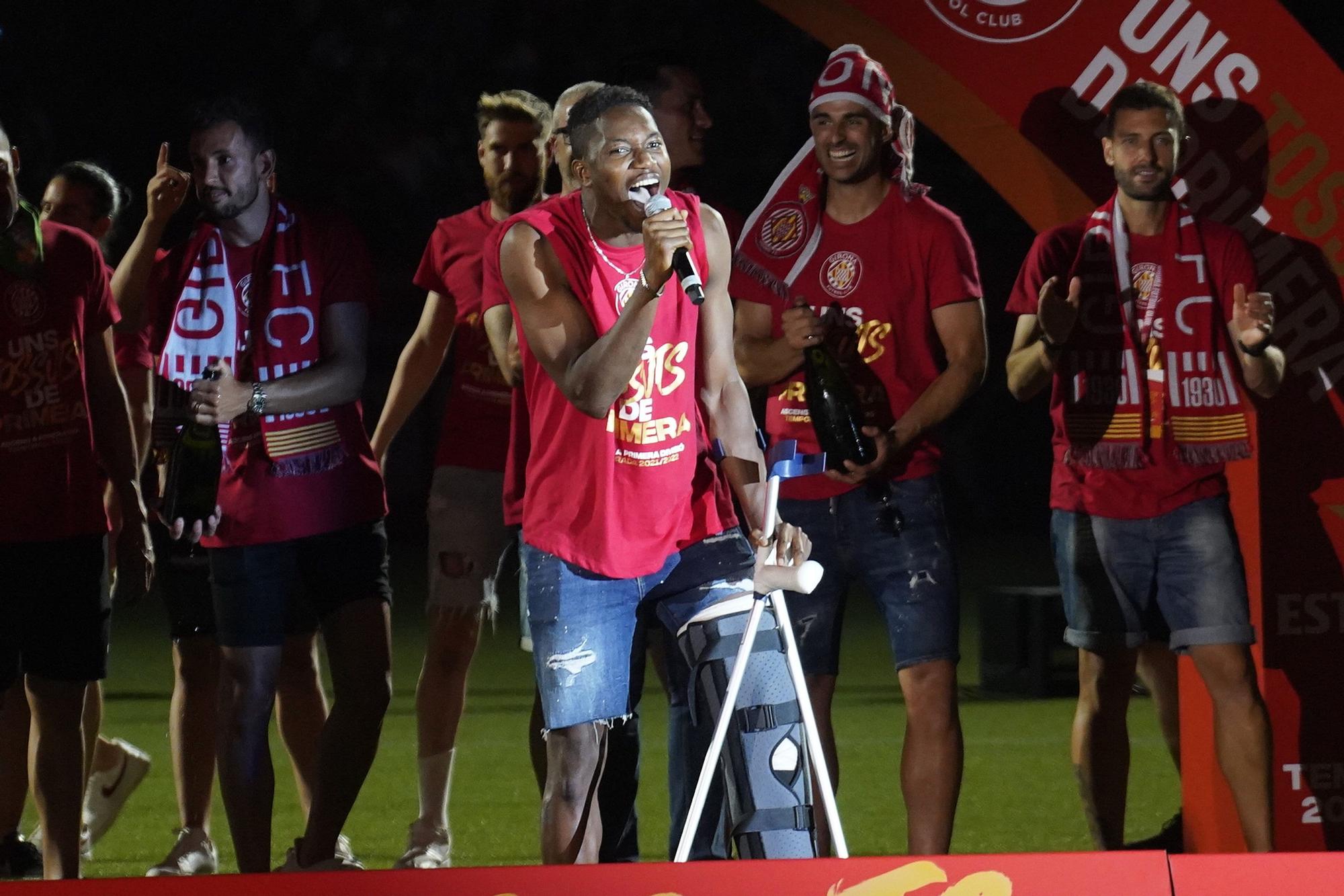 Les millors imatges de la rua de celebració del Girona i el Bàsquet Girona