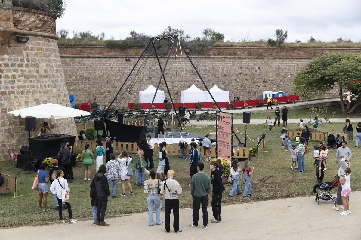 El castell de Munjüic se llena de circo como nuevo escenario de la Mercè