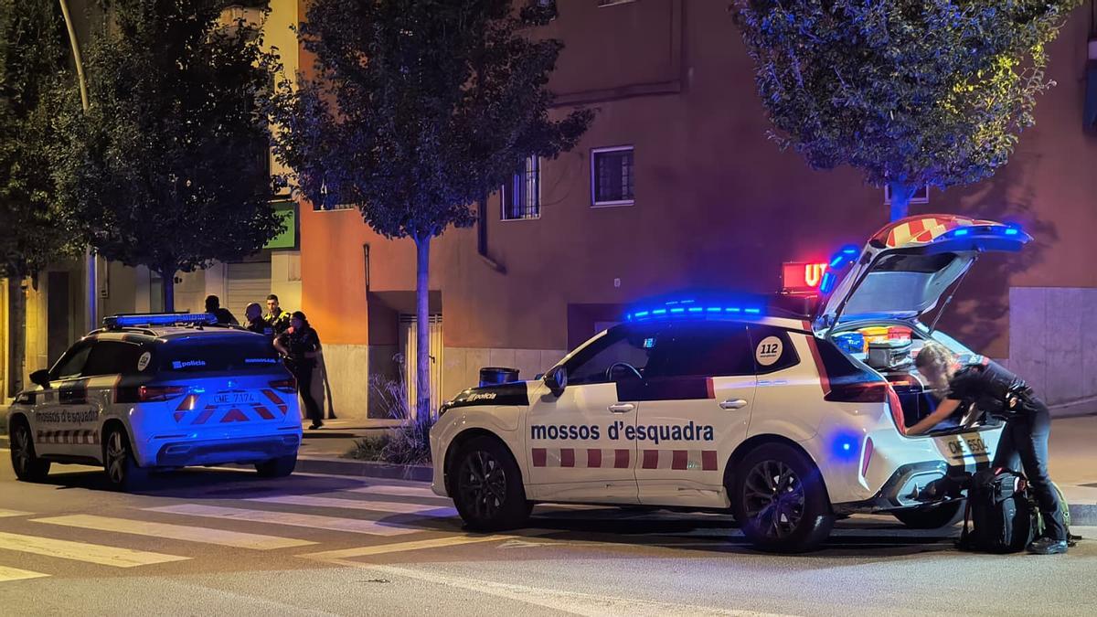 Unitats dels Mossos treballant al lloc dels fets
