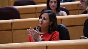 Belarra, després de ser interpel·lada per la seva baixa parcial: «El meu fill també té un pare»