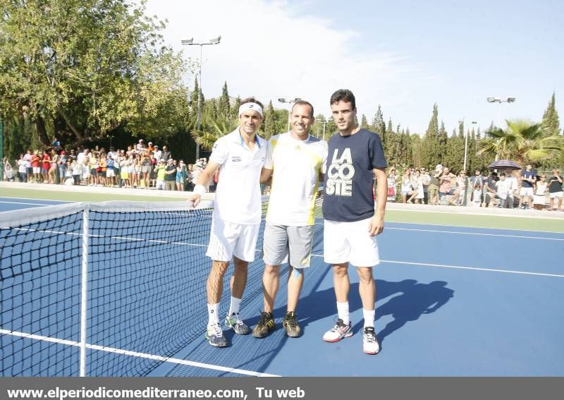 GALERÍA DE FOTOS- Bautista desata la locura peloteando con Ferrer en La Coma