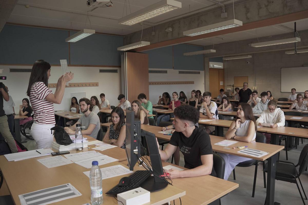 Una de las aulas de la UIB en un examen de Lengua y Literatura Catalana