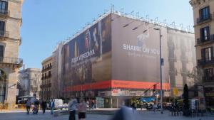 Un fotògraf japonès acusa l’Ajuntament de Barcelona de plagiar les seves fotos en una campanya publicitària