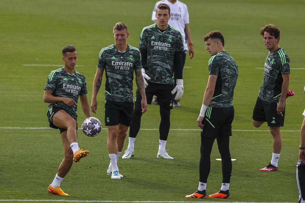 Los jugadores del Real Madrid, en el entrenamiento previo al enfrentamiento contra el Manchester City.
