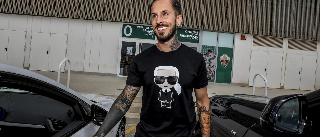 Darío Benedetto, en el estadio Martínez Valero