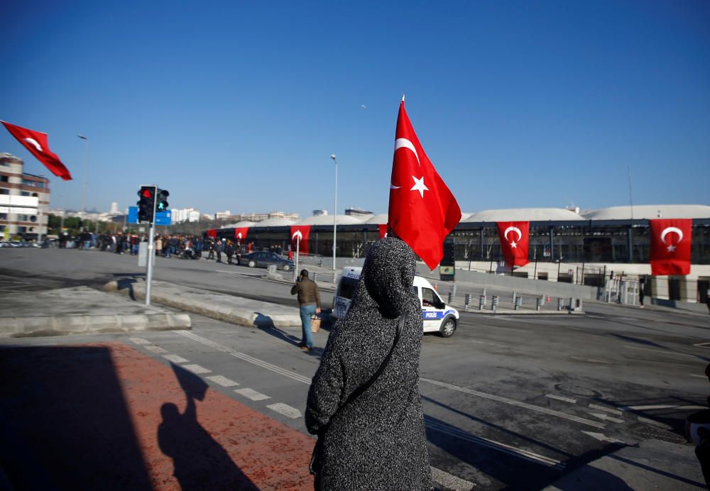 Funeral por las víctimas del atentado en Estambul