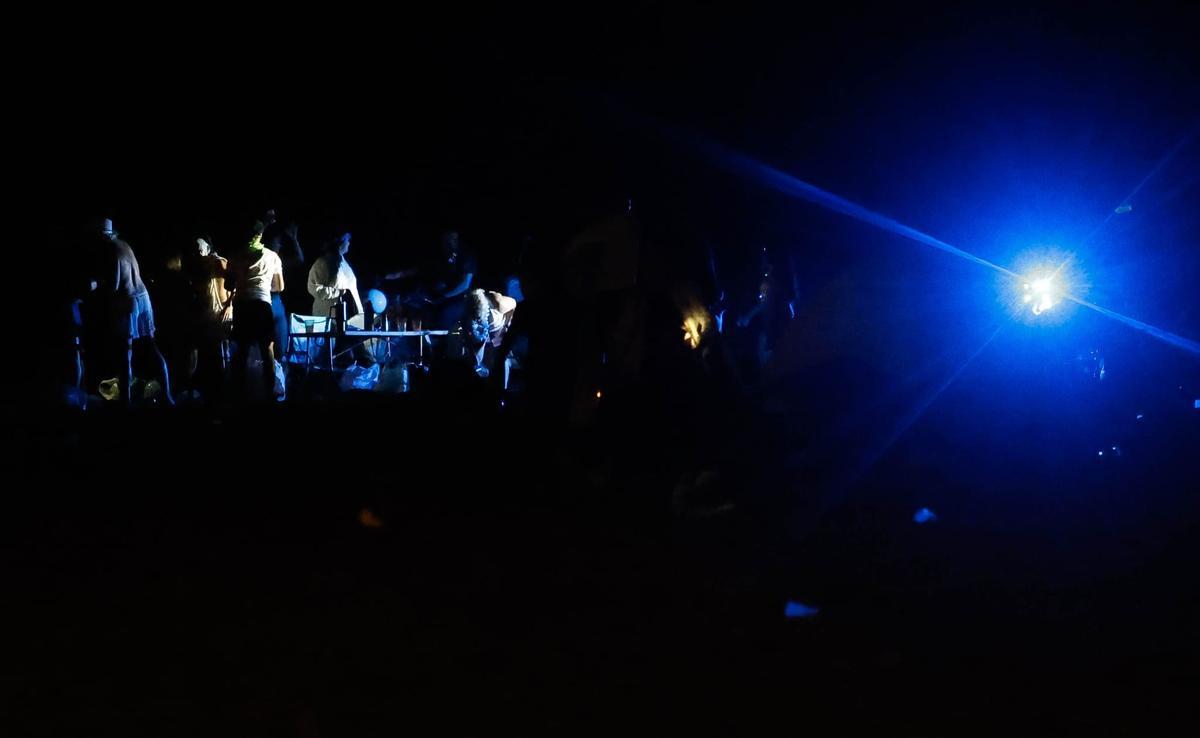 Dispositivo de limpieza en las playas valencianas tras la noche de San Juan Dispositivo de limpieza en las playas valencianas tras la noche de San Juan