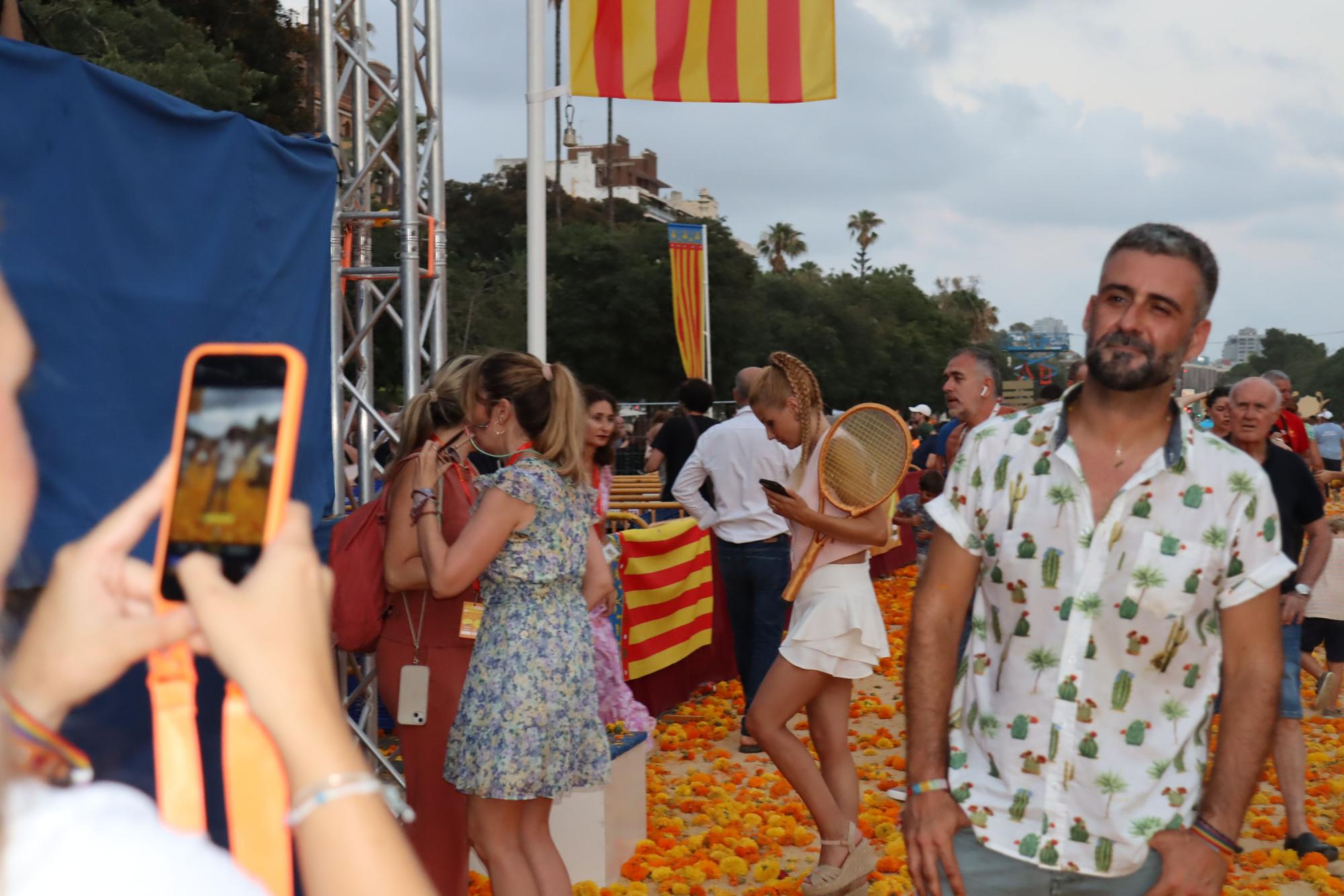 La "otra Batalla de Flores" al acabar el festejo