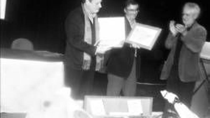 Juan Echanove recoge el premioJamón de Oro de Montánchez