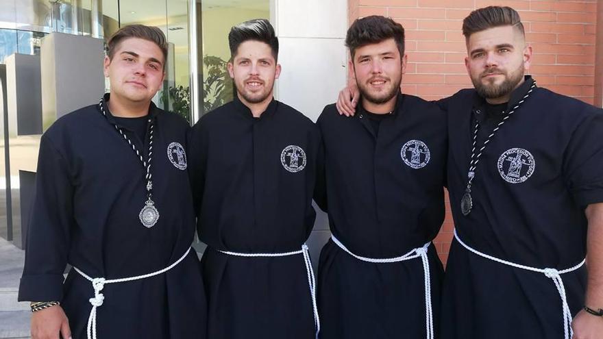 Cuatro jóvenes de Alozaina que pertenecen al equipo de La Galera. De izq. a dcha.: Daniel Pavón, Juan José Chaves, Jesús Bernal y José Pavón.