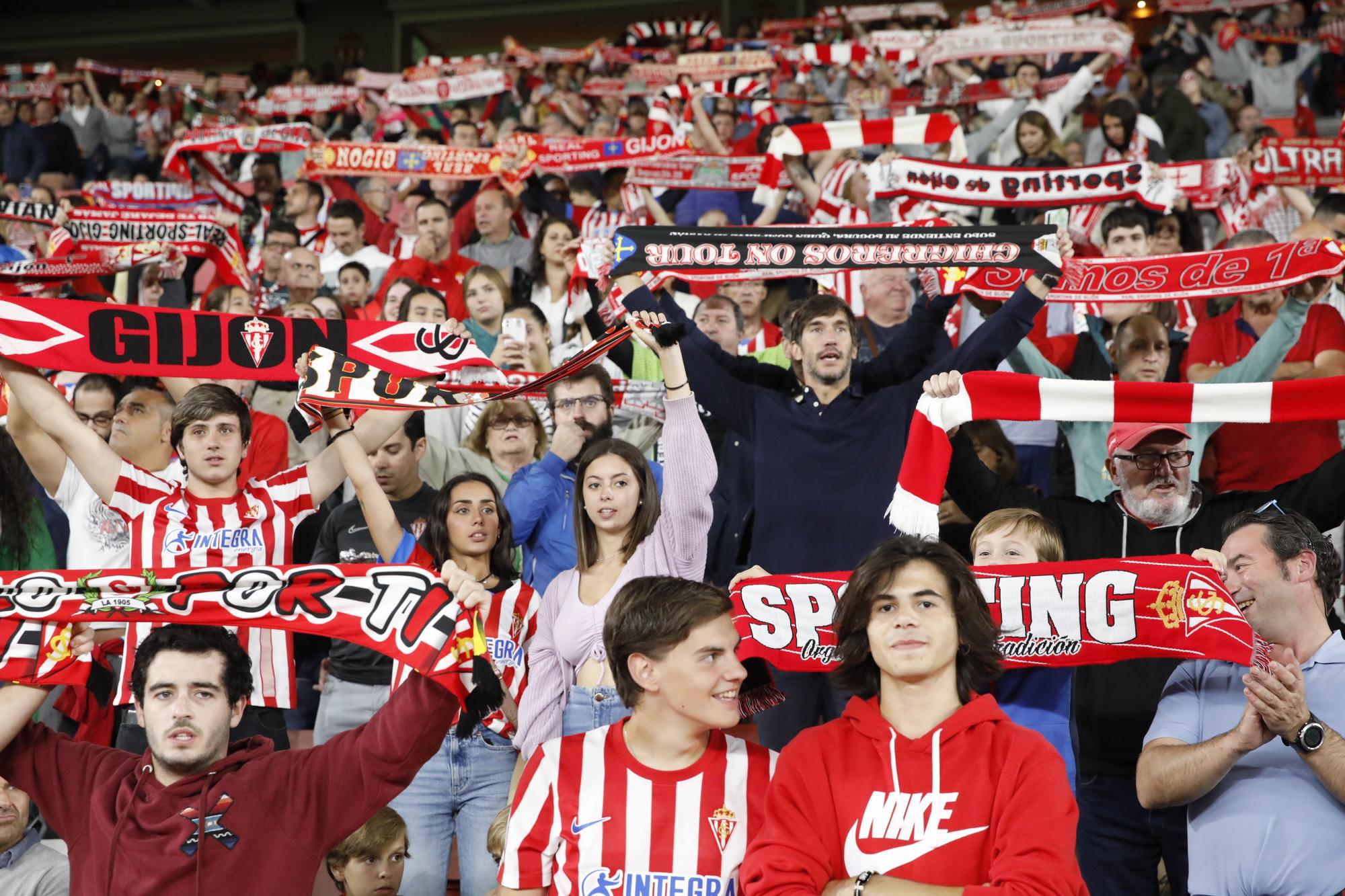 En imágenes: El Sporting consigue los tres puntos ante el Ibiza en un partido muy disputado