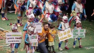 La corrupción política, el precio de la vivienda, el Huerna... las charangas de Gijón alzan la voz con pullas por doquier