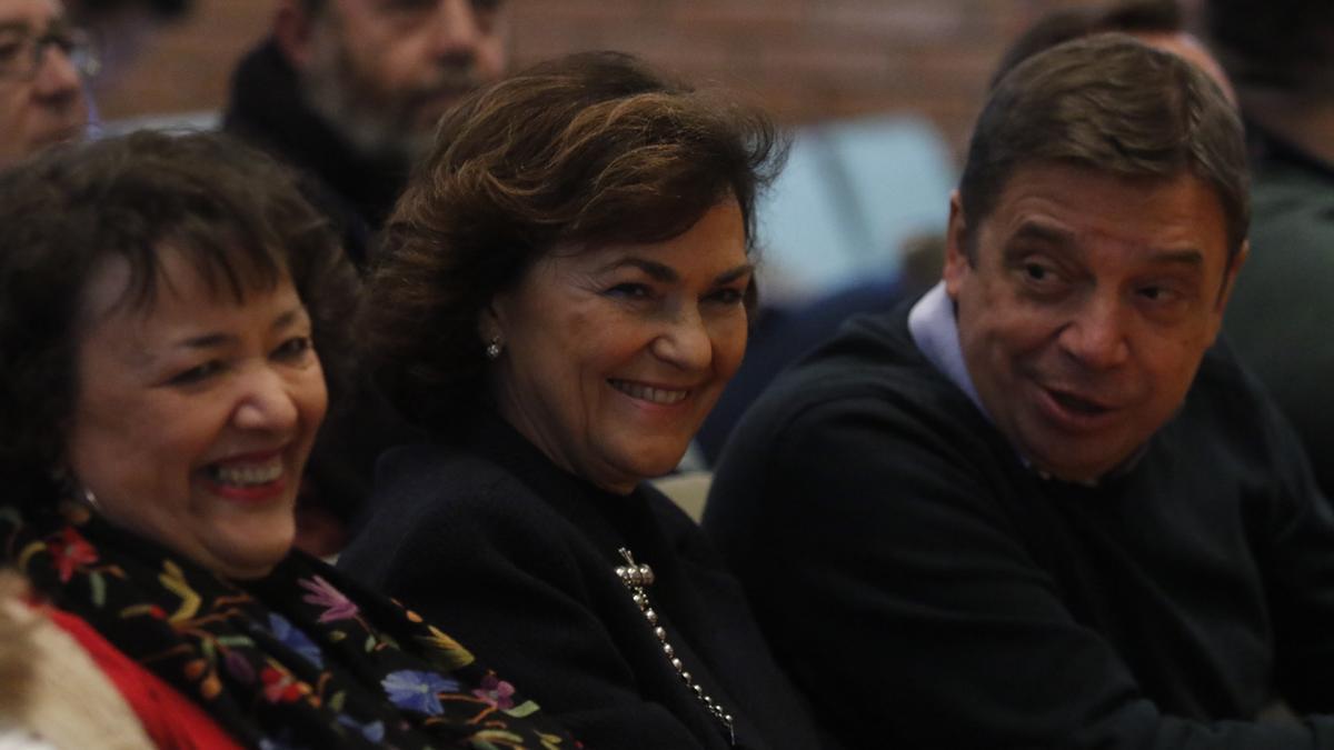 Rafi Valenzuela, Carmen Calvo y Luis Planas en un comité provincial del PSOE.