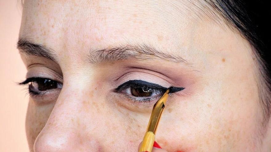 ¿Quieres dominar la técnica del eyeliner? Sigue estos tres trucos