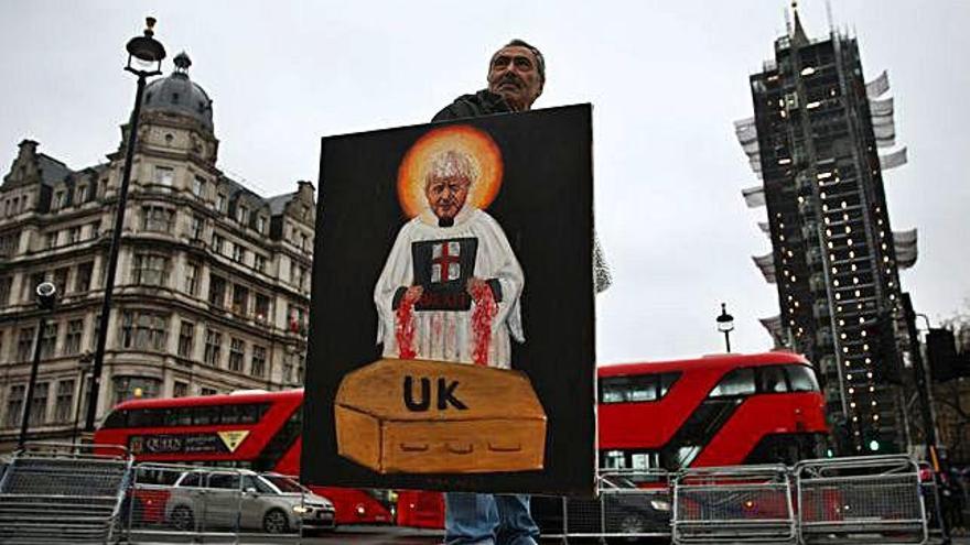 Johnson oficia el funeral del Regne Unit, segons l&#039;artista Kaya Mar.