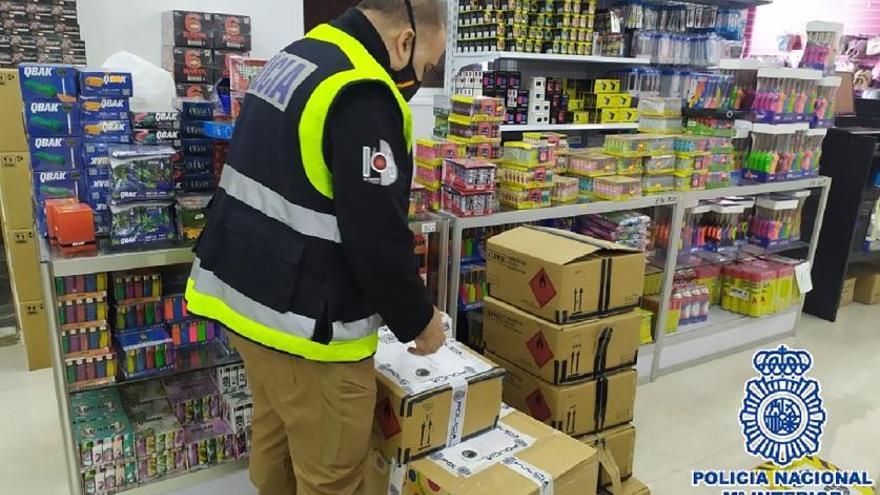 Material decomisado por la Policía Nacional.