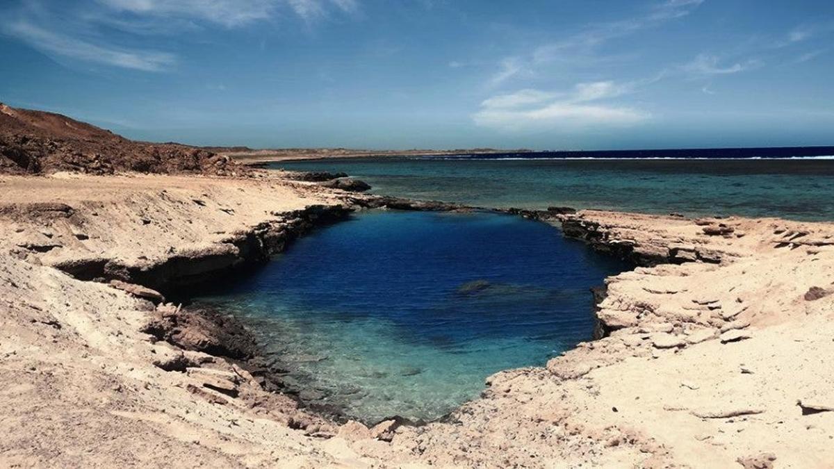 Al Nayzak, el lago turquesa de Egipto