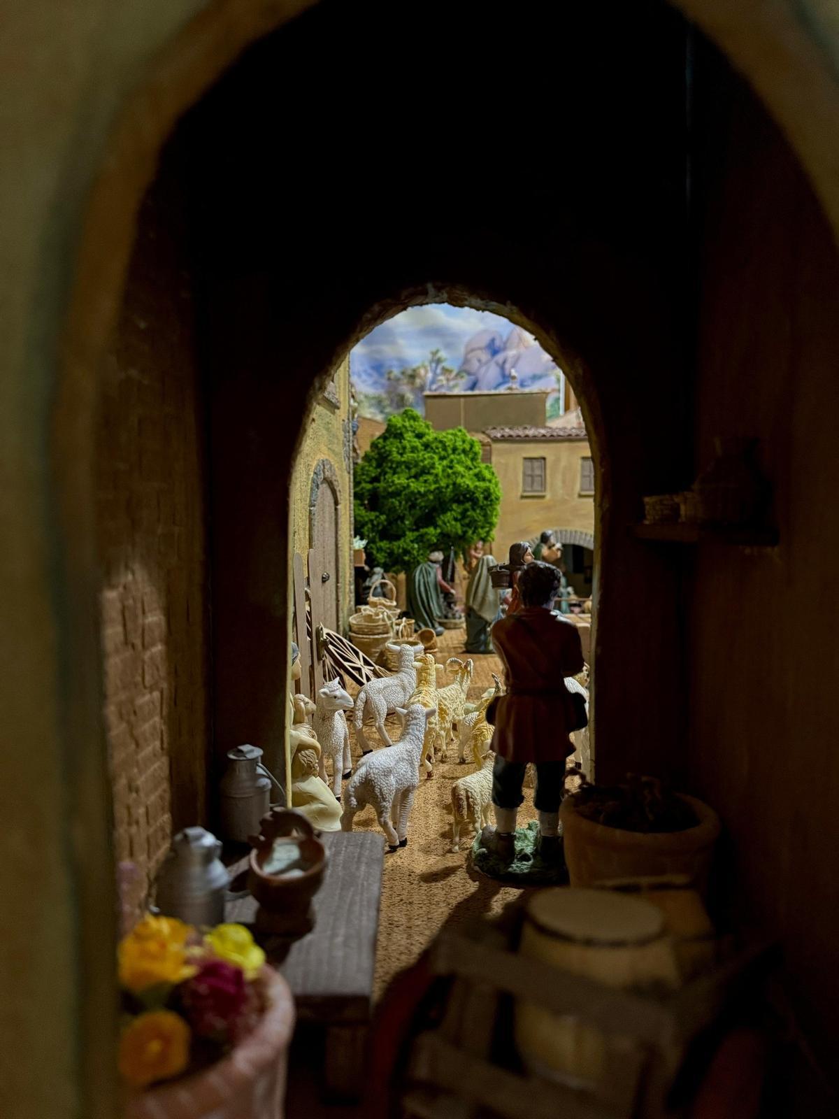 Fotogalería I El presidente de la Junta de Festes de Vila-real inaugura su espectacular belén