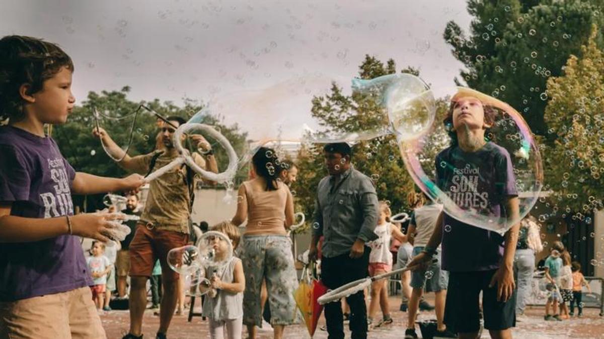 Centenars de persones gaudeixen de la segona edició del Festival Som Riures de Copons