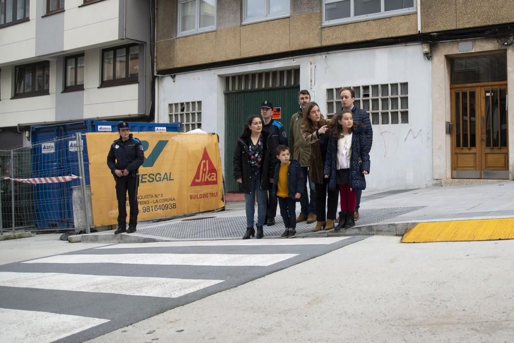 Inés Rey analiza la movilidad en Monte Alto con los vecinos del barrio