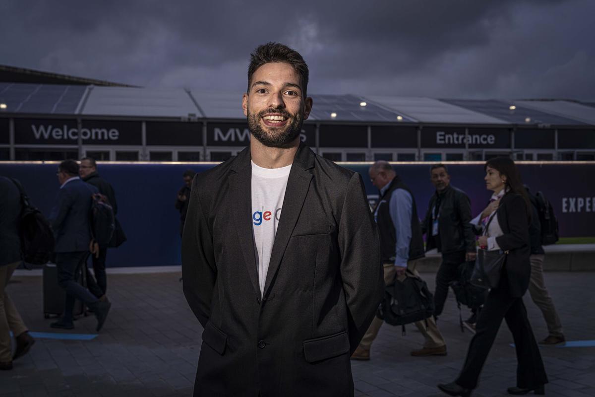 Àlex Entrena tras su primer día como trabajador del MWC