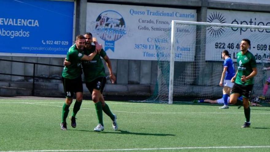 La celebración del gol de Aridane Santana. | |