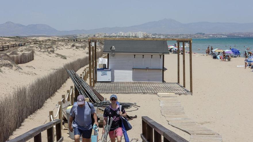 El Gobierno mantiene la reforma del Reglamento de Costas y afirma que dará "seguridad jurídica" a los chiringuitos andaluces: "No va a haber cierres"