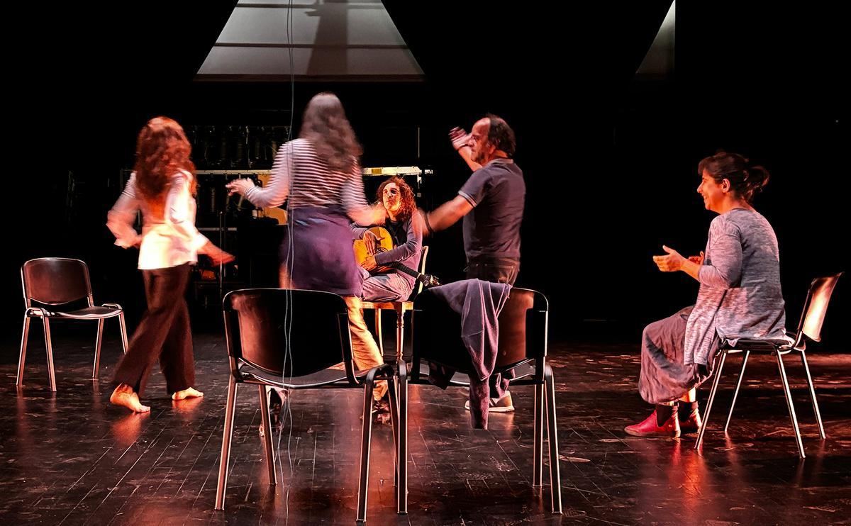 Representación de 'Sobre cuerdas', dirigida por Alicia Soto