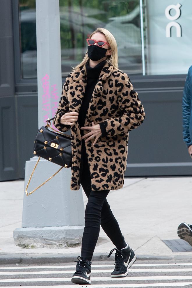 NIcky Hilton en Nueva York de animal print