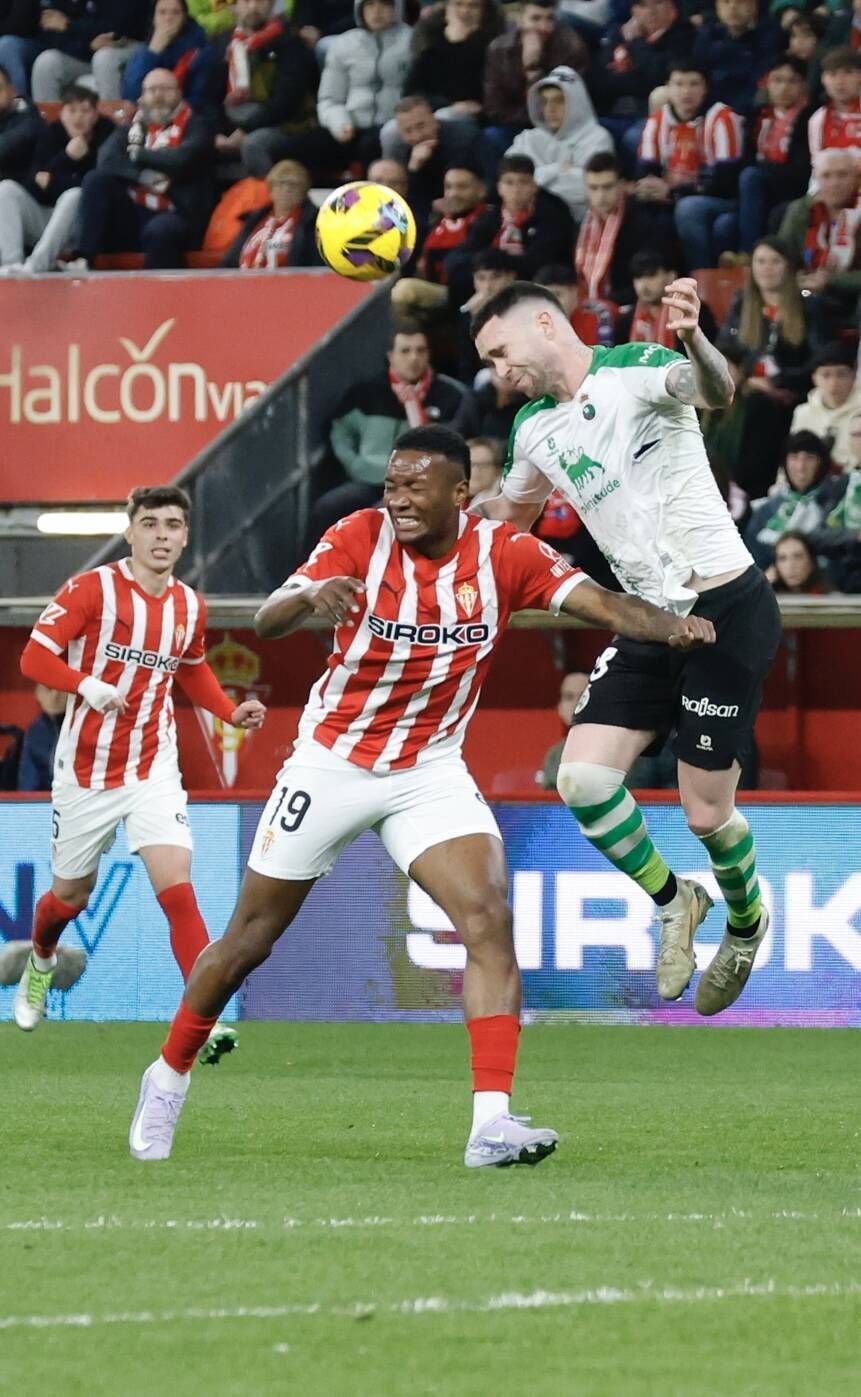 EN IMÁGENES: Ambientazo en el Sporting-Racing de Santander disputado en El Molinón