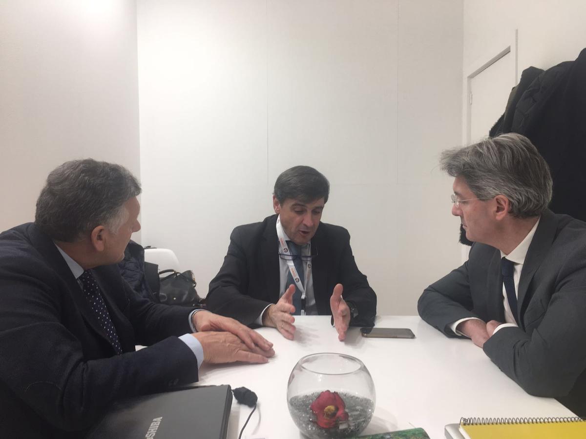 Telmo Martín, Enrique Martínez Marín y José Cacabelos, en el encuentro mantenido en Madrid en 2018.