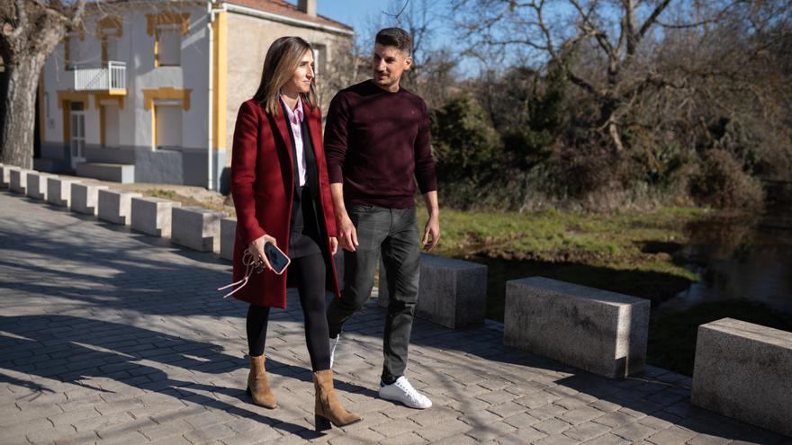 El teletrabajo permite a Estela y Miguel volver a su pueblecito de Zamora, del que quieren ser alcaldes