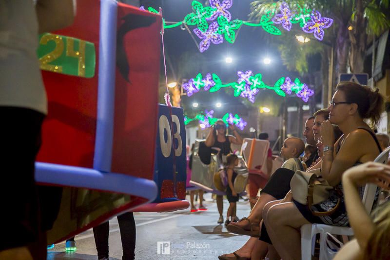 Una ola de color inunda las calles de La Nucía