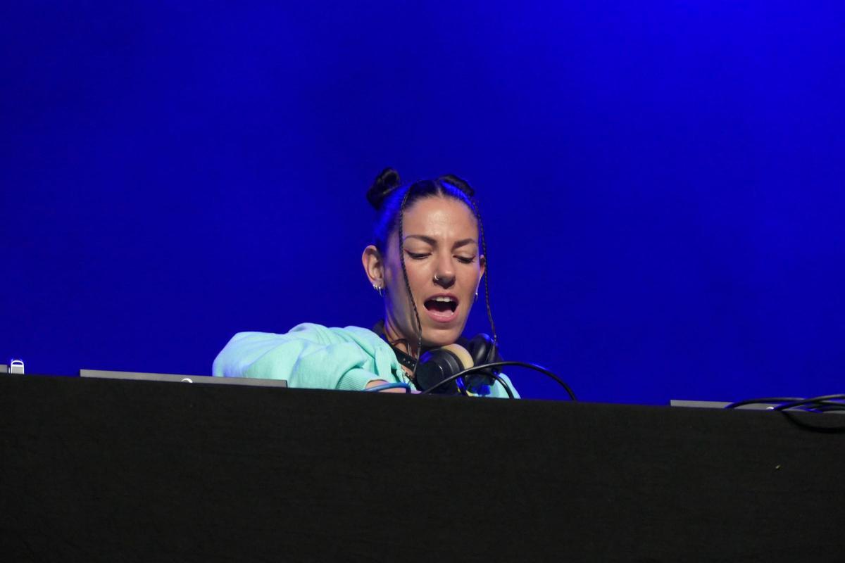Flaix FM i Lia Jensen omplen la primera nit de Barraques al Rampell