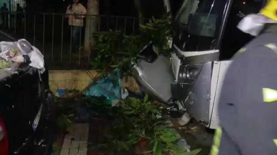 Un autobús urbano atropella a dos personas en La Palma