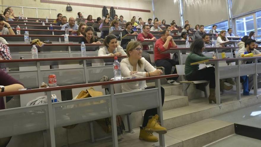 Aspirantes a médicos residentes antes de comenzar las pruebas de febrero.