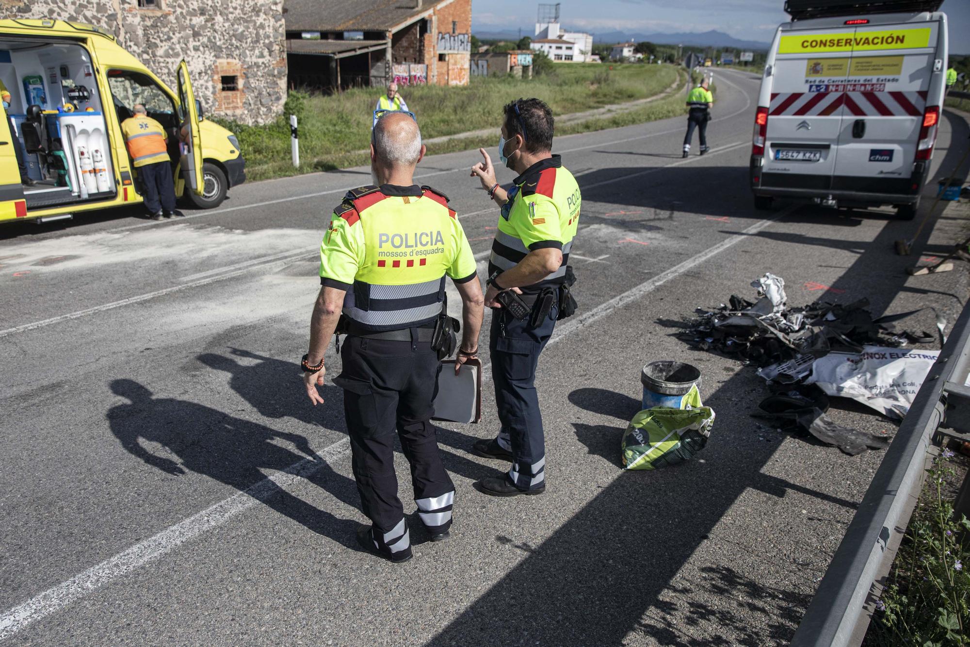 Xoc frontal entre dos vehicles a Vidreres